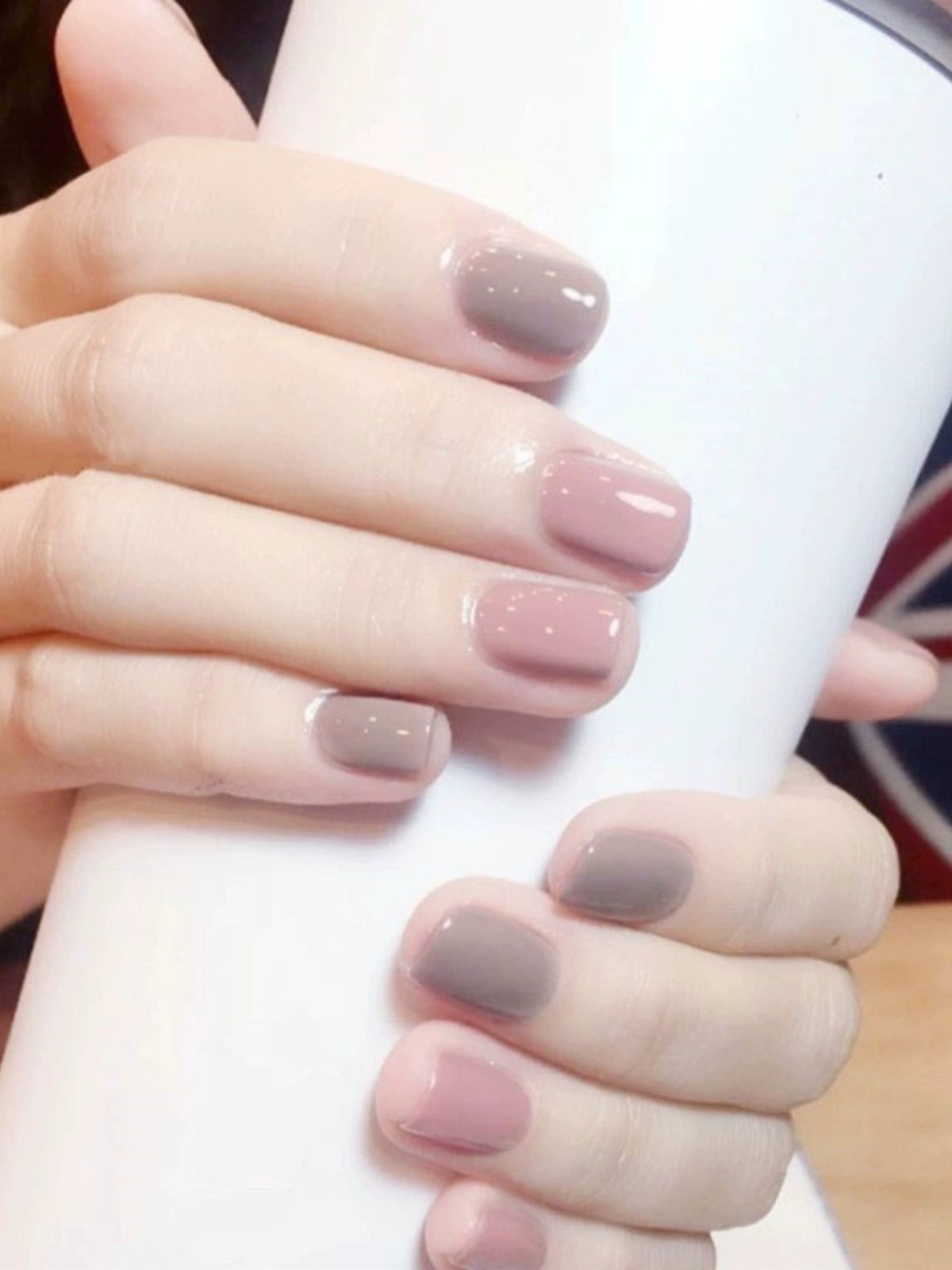 Unhas Postiças Quadradas Curtas: Cor e Estilo em Minutos!